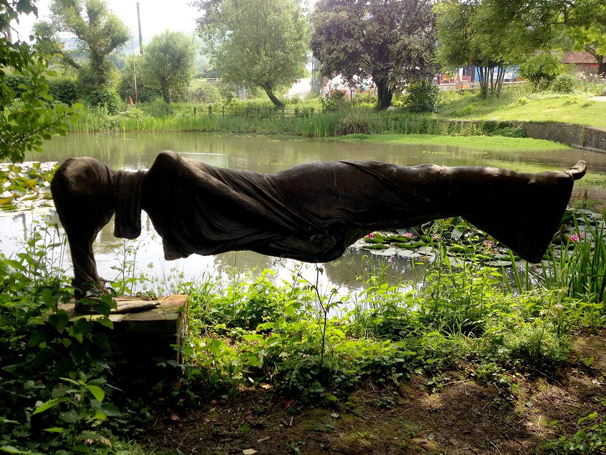 The Levitating Lady at Charleston